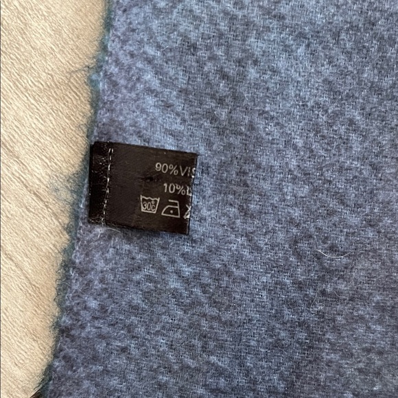 NWOT Colorful Artistic Lady Dog Wool Blend Double Sided Fabric Large Scarf - Picture 9 of 12